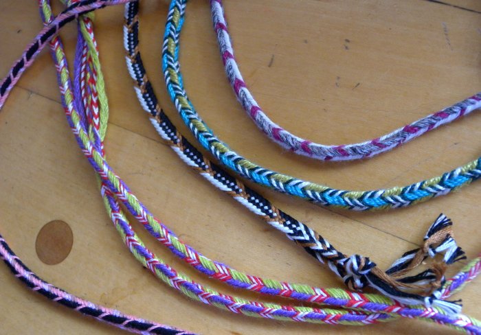 fingerloop braiding, loop braids, sample braids, tutorials