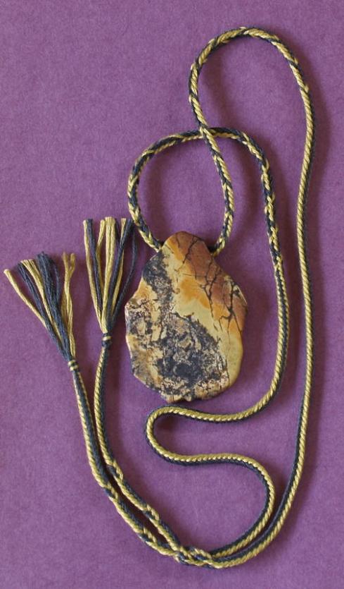 5-loop fingerloop square braid necklace with bicolor patterns