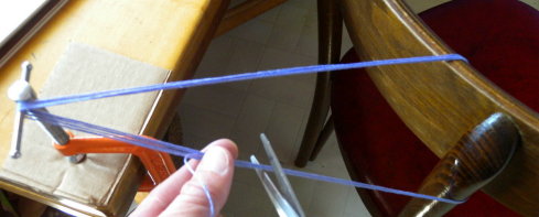 Warping/ measuring out thread measuring out yarn for braiding, fingerloop braiding