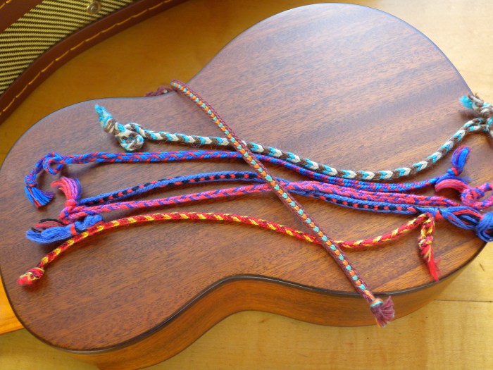 DSCN6123 fingerloop braiding, grene dorg, green dorge braid