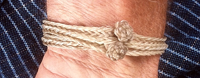 10-loop fingerloop braid bracelet by Dominic Taylor, waxed leatherworking thread