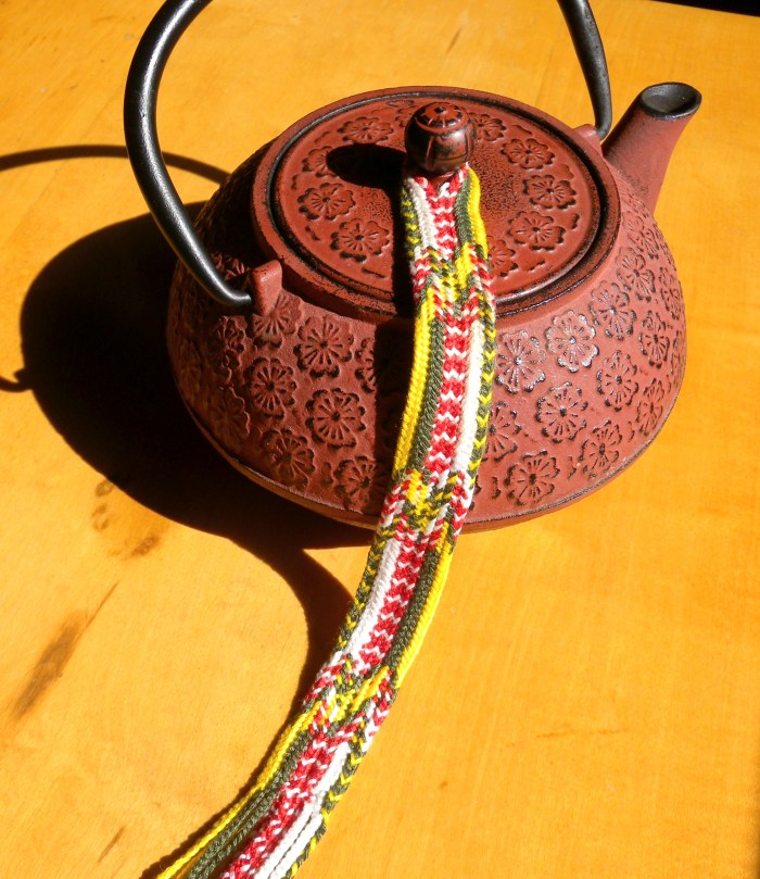 (ループ指操作組紐技法) 1st Itukushima attempt - too many loops in central column