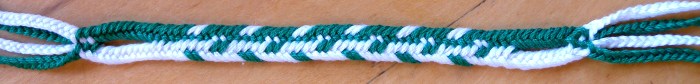 Flat (linked) bicolor 7-loop braid pattern All-But-2-Dark-Up, loopbraider.com