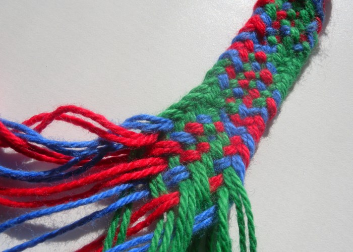 Iron Age fingerloop braid, cotton sample, HallTex 301 replica with slightly different color-pattern than the original braid